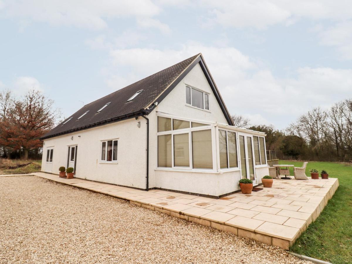 Tree Tops Witney Exterior photo